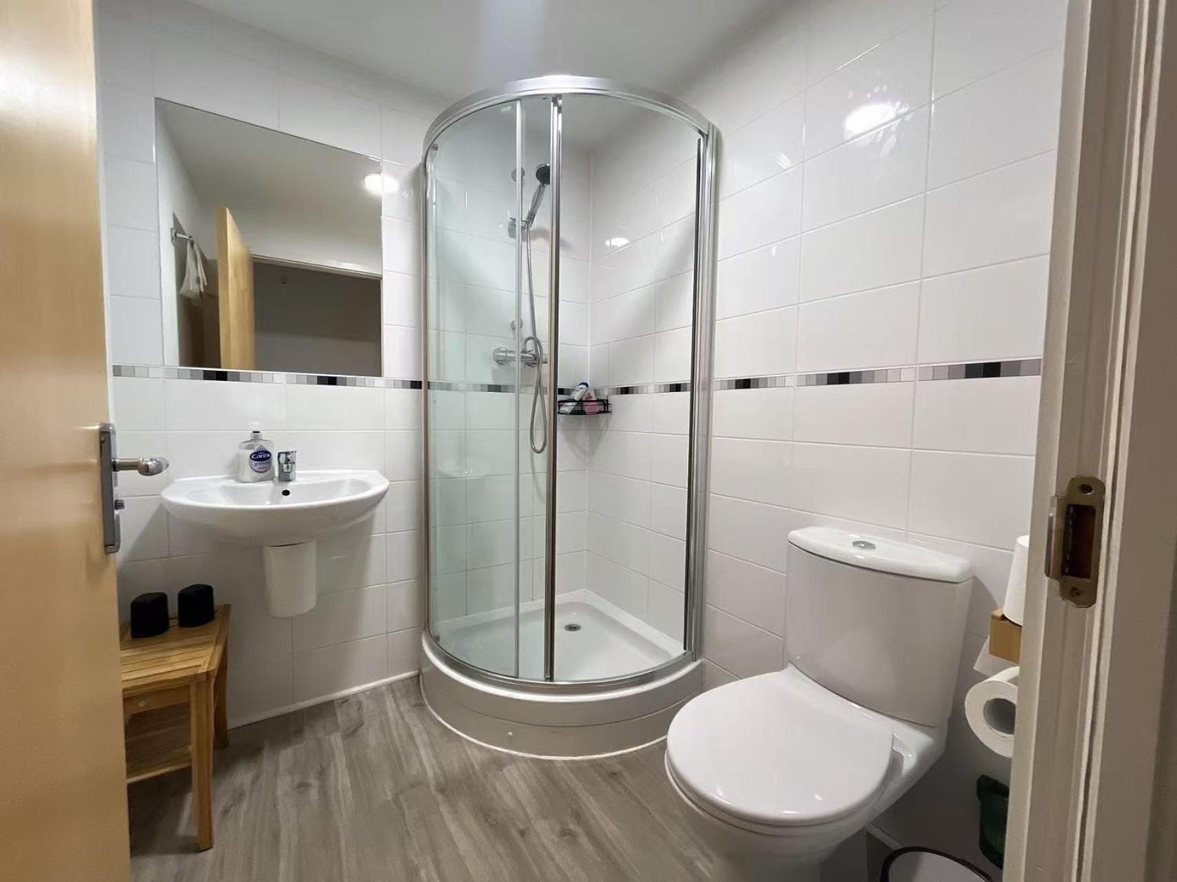 Apartment 2 Bath Free Parking เอดินบะระ ภายนอก รูปภาพ