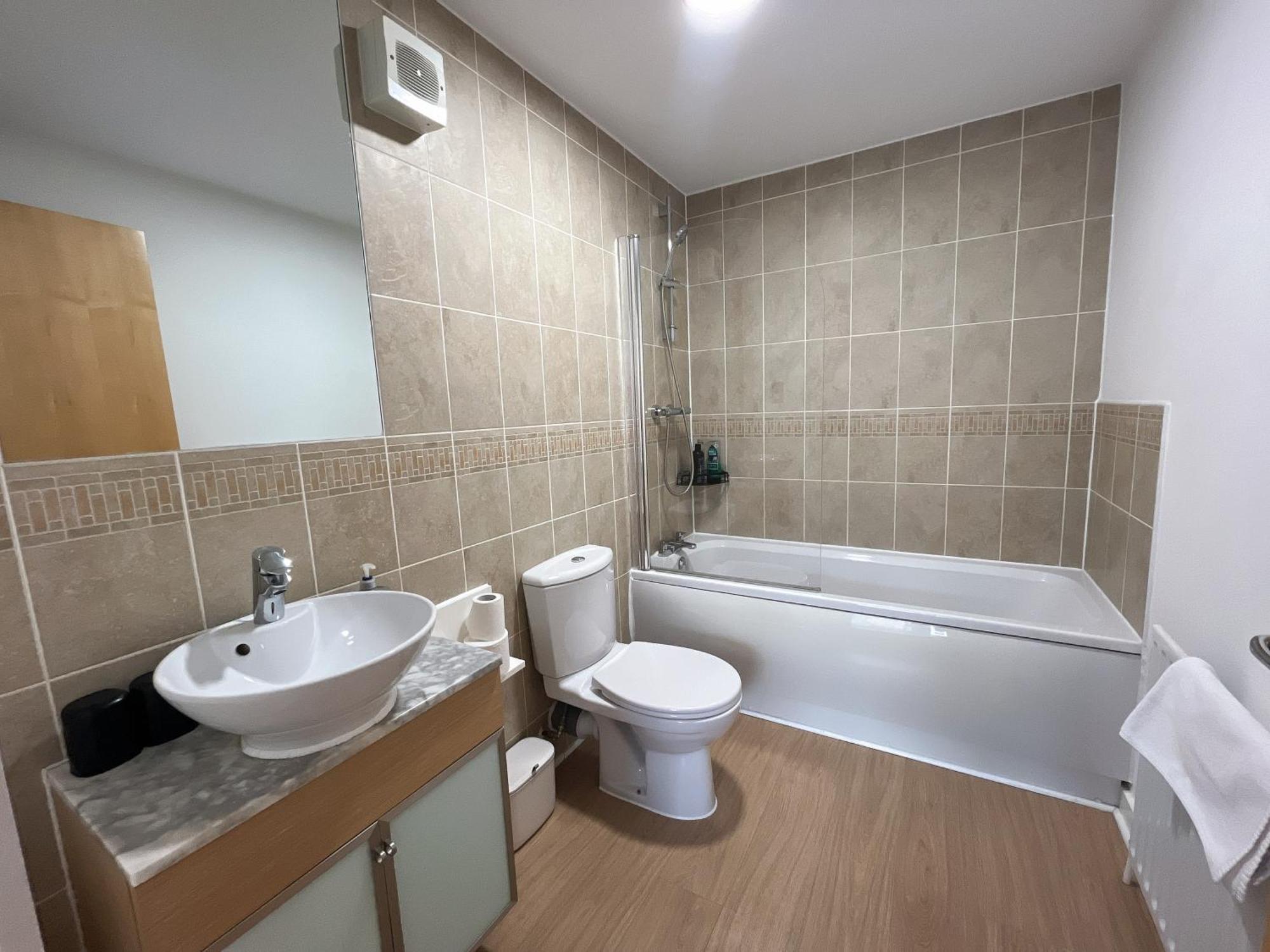 Apartment 2 Bath Free Parking เอดินบะระ ภายนอก รูปภาพ